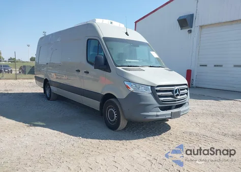 2021 Mercedes-Benz Sprinter 3500 High Roof V6 z USA, uszkodzony, nr VIN W1Y5EDHY6MT080333